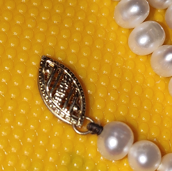 Pearl necklace and bracelet set - Picture 2 of 6